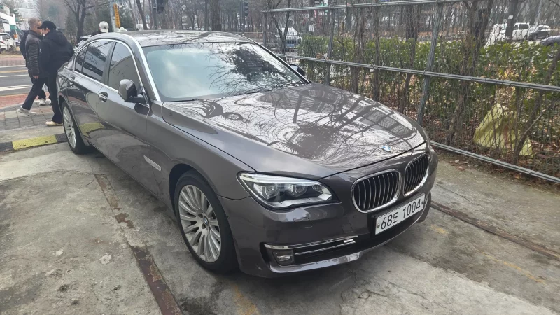 BMW 7-Series