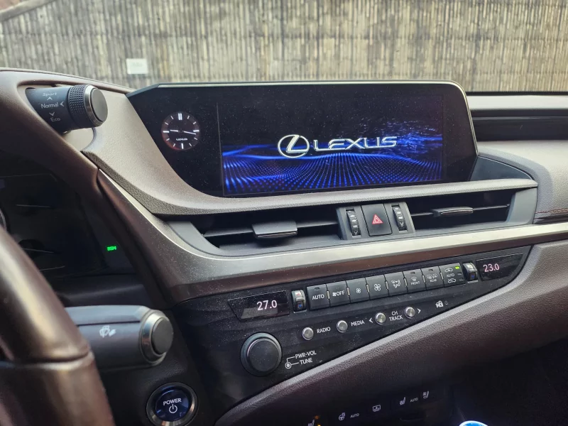 Lexus ES300h