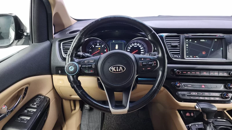 Kia Carnival