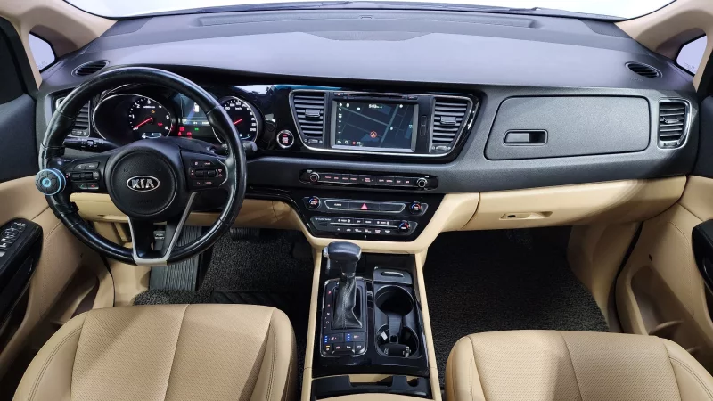 Kia Carnival