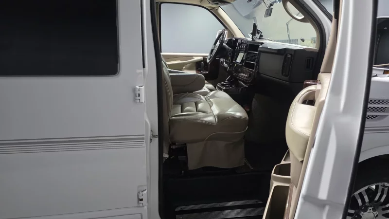 Chevrolet Express Van