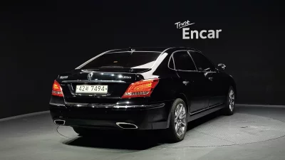 Hyundai Equus