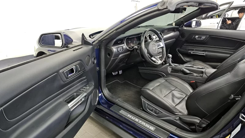 Ford MUSTANG