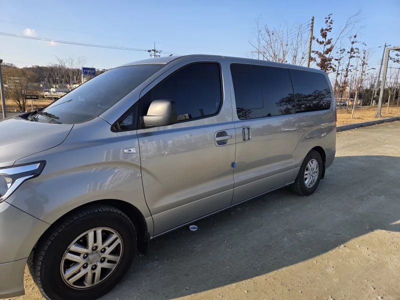 Hyundai Starex