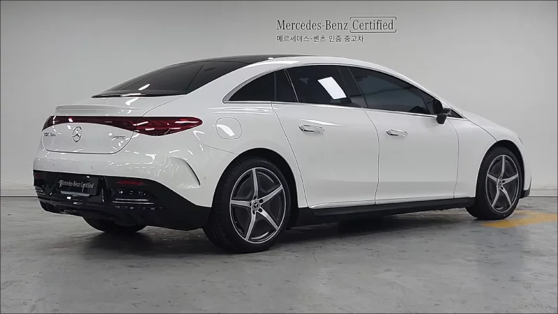 Mercedes-Benz EQE