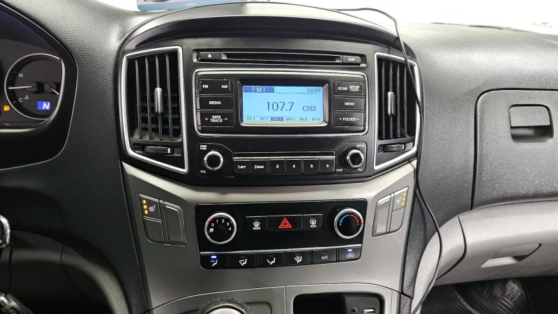 Hyundai Grand Starex