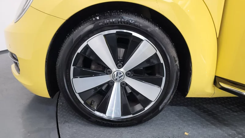Volkswagen BEETLE