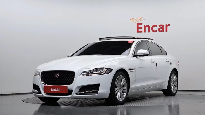 Jaguar XF