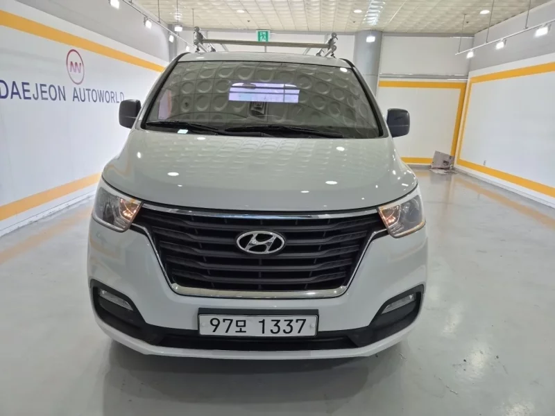 Hyundai Starex