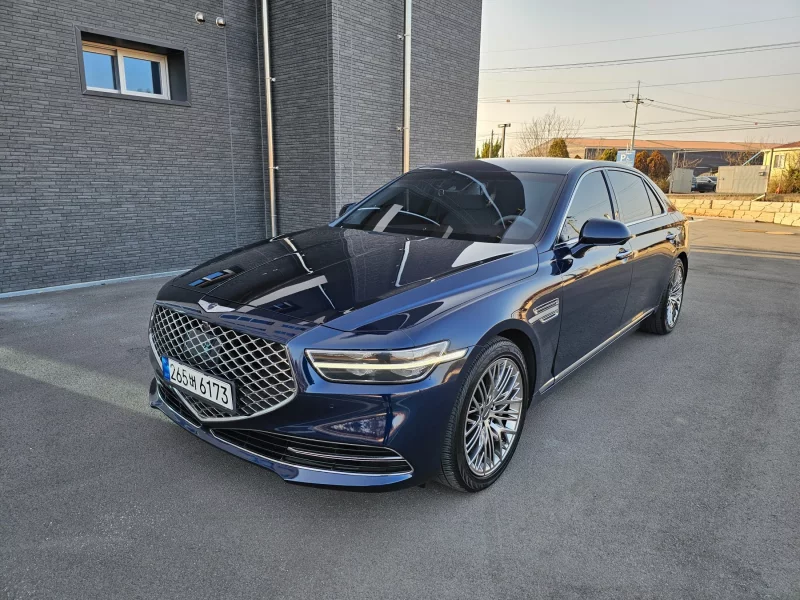 Genesis G90