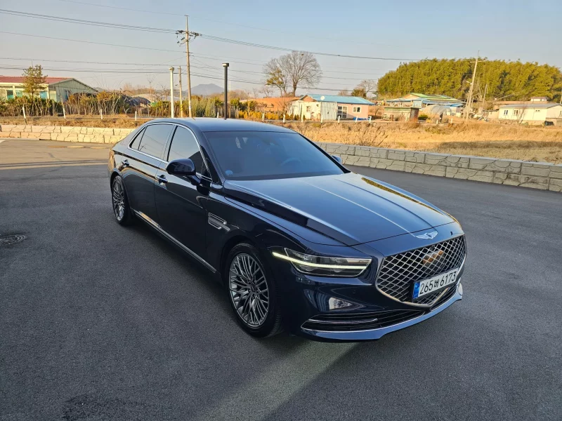Genesis G90