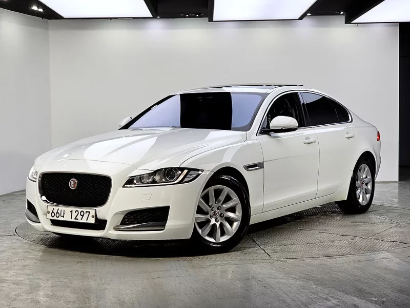 Jaguar XF