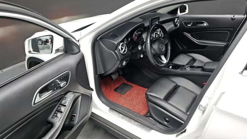 Mercedes-Benz GLA-Class