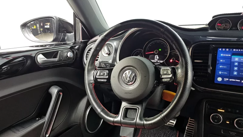Volkswagen BEETLE