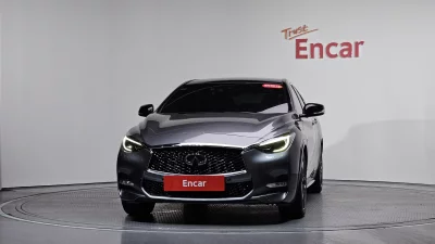 Infiniti Q30