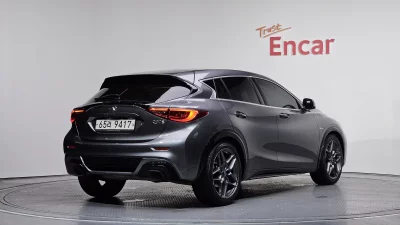 Infiniti Q30