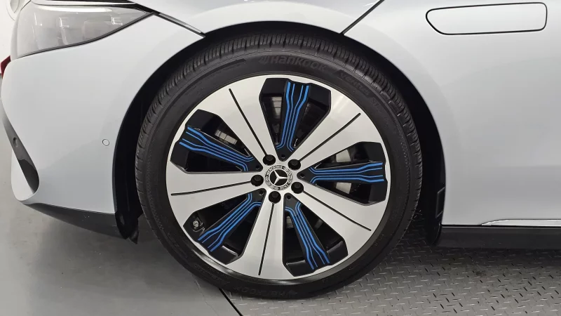 Mercedes-Benz EQS