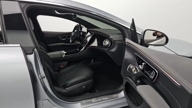 Mercedes-Benz EQS