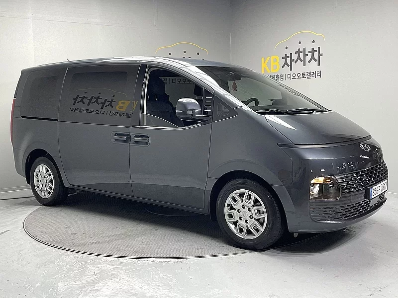 Hyundai Staria