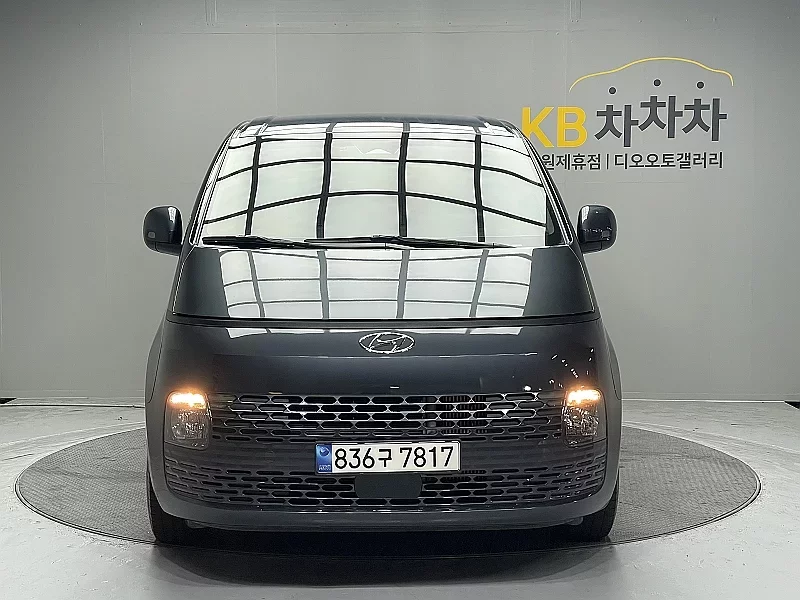 Hyundai Staria