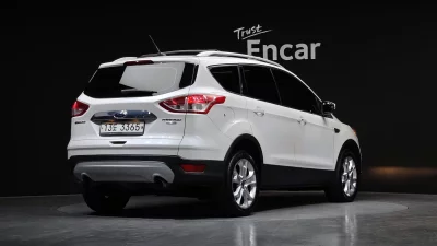 Ford ESCAPE
