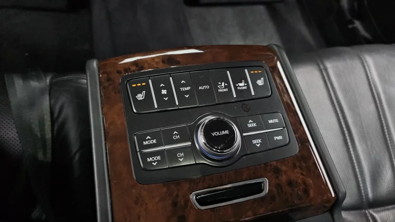 Hyundai Equus