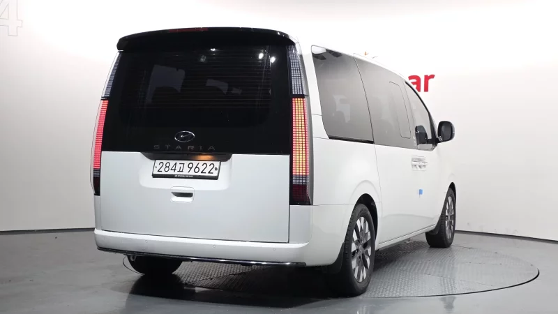 Hyundai Staria