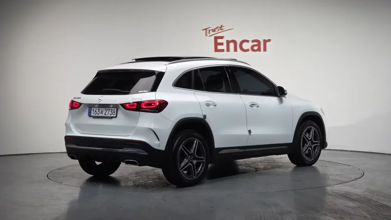 Mercedes-Benz GLA-Class