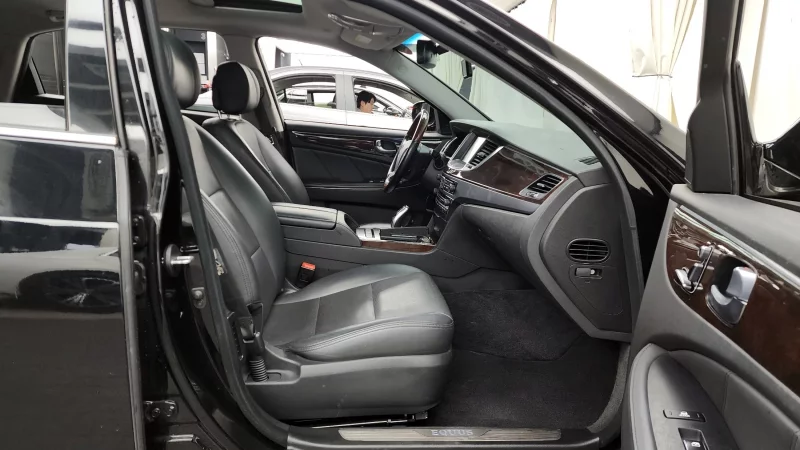 Hyundai Equus