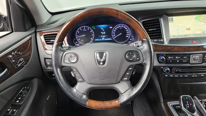 Hyundai Equus