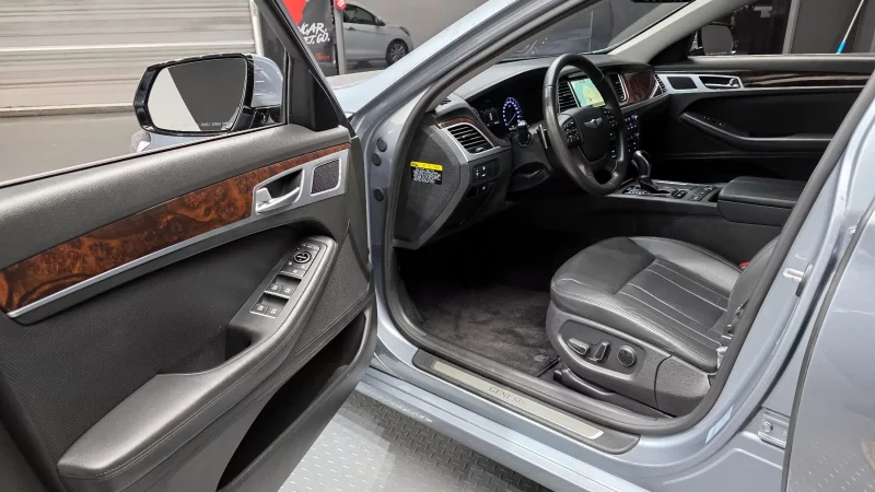Hyundai Genesis