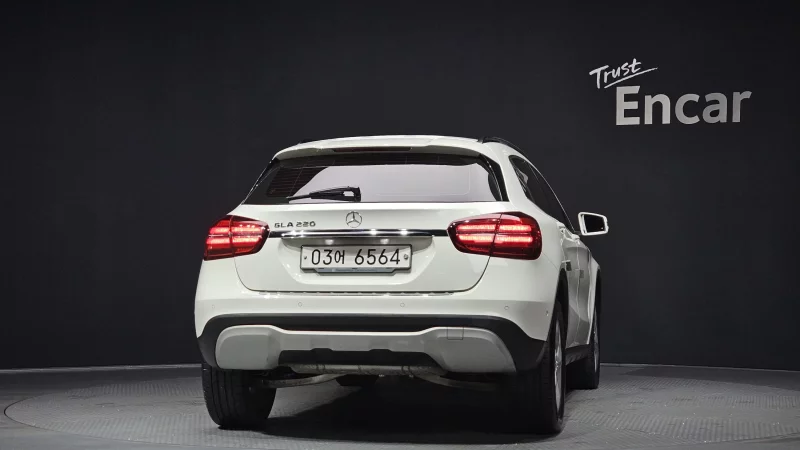 Mercedes-Benz GLA-Class