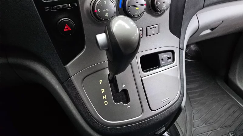 Hyundai Starex