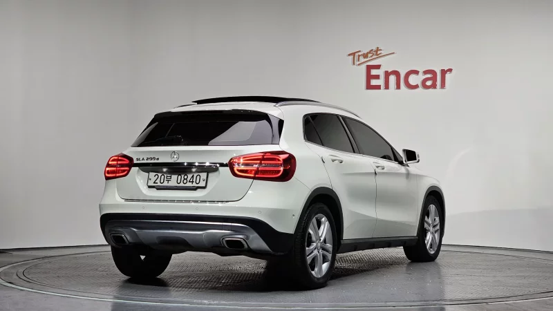 Mercedes-Benz GLA-Class