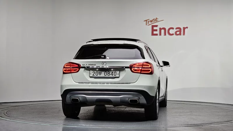 Mercedes-Benz GLA-Class