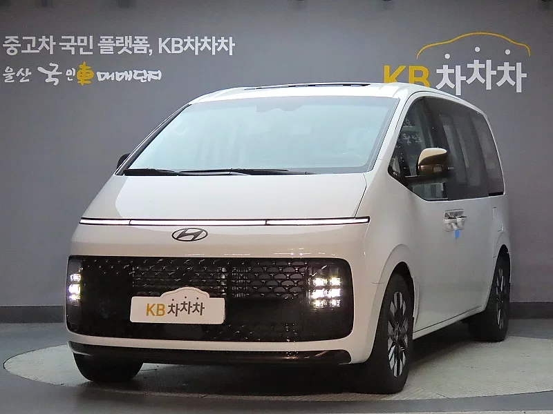 Hyundai Staria