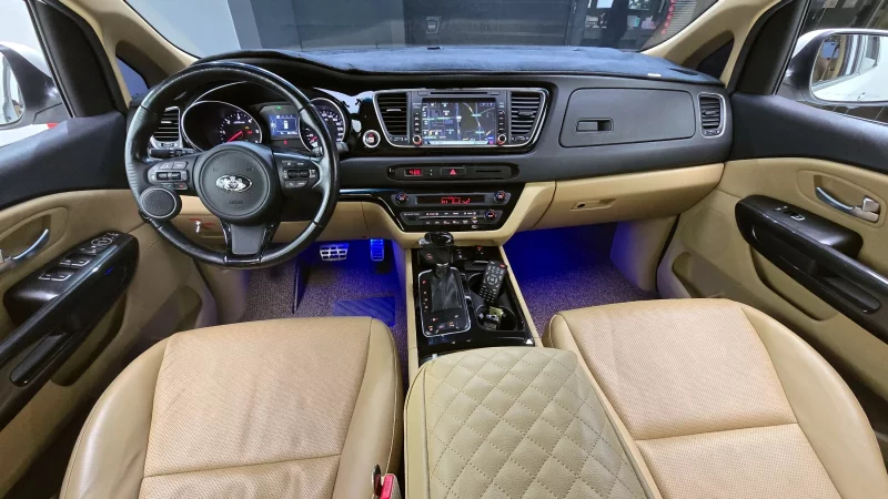 Kia Carnival