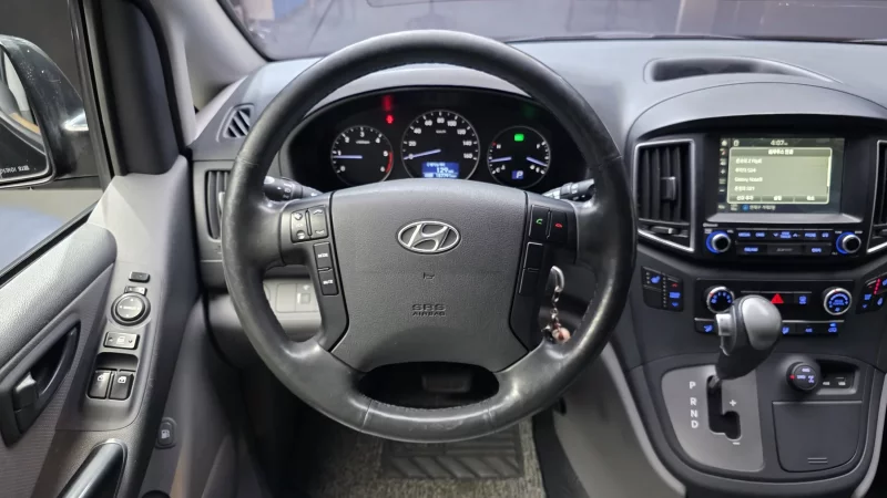 Hyundai Starex