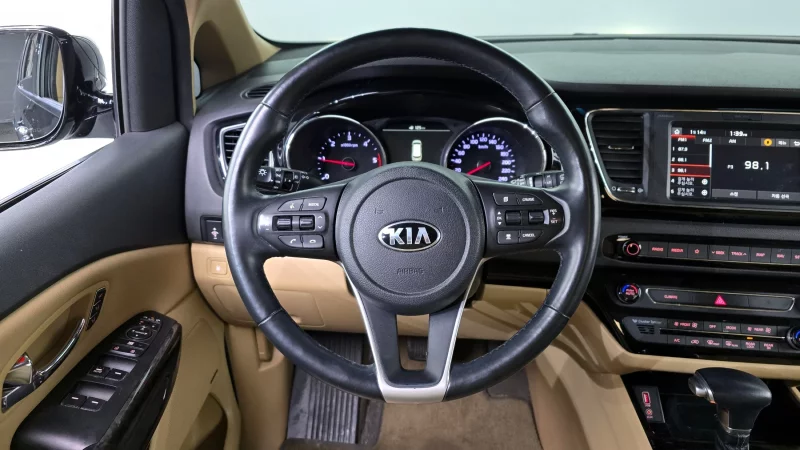 Kia Carnival