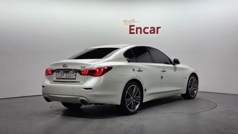 Infiniti Q50