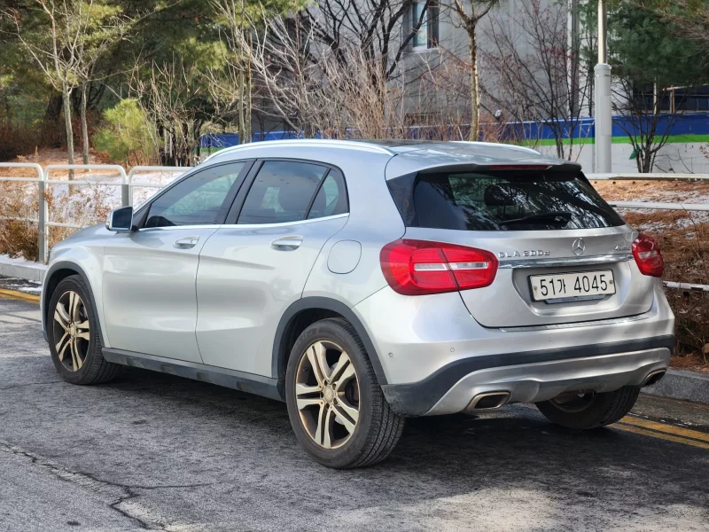 Mercedes-Benz GLA-Class