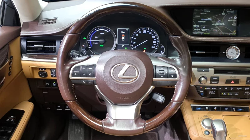 Lexus ES300h