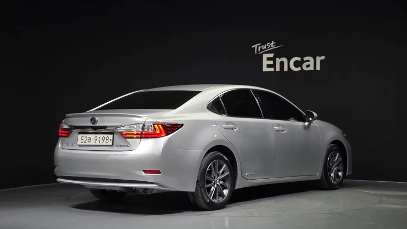 Lexus ES300h
