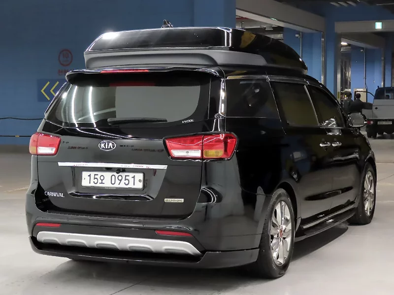 Kia Carnival