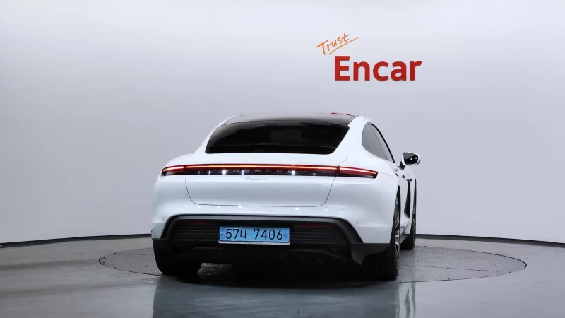 Porsche TAYCAN