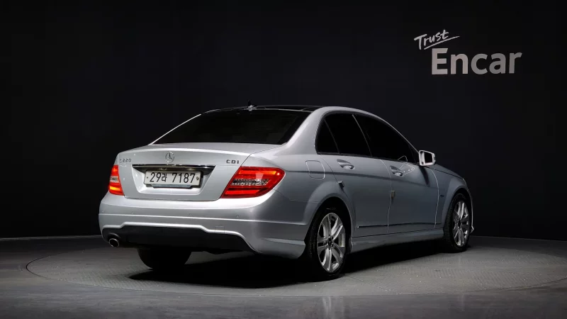 Mercedes-Benz C-Class