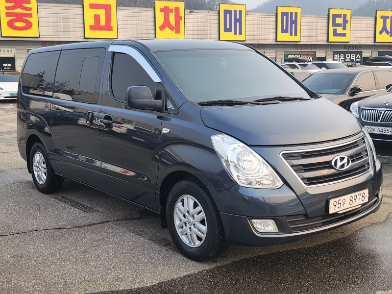 Hyundai Starex