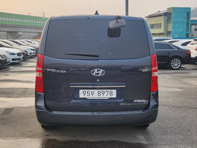 Hyundai Starex