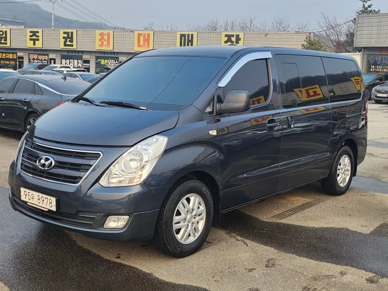 Hyundai Starex