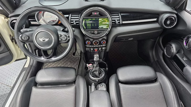 MINI Cooper Convertible